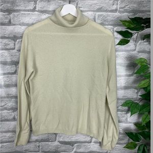 🍈 LORD AND TAYLOR vintage y2k light pastel green soft cashmere turtleneck M 🍈